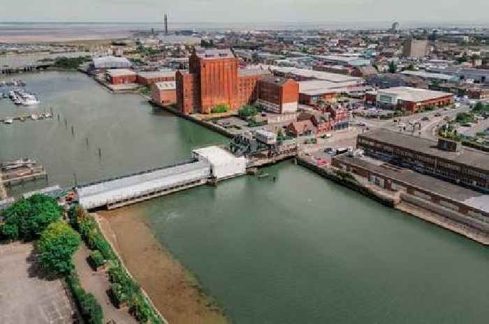 Corporation Road Bridge - transport cabinet member declines to resign over delays