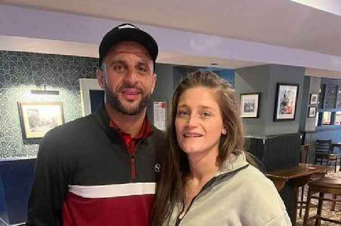 England football star poses for picture in Congleton pub