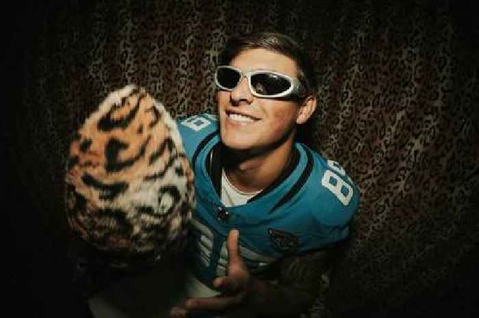 Louis Rees-Zammit sent to UK by Jacksonville Jaguars as he signs new deal