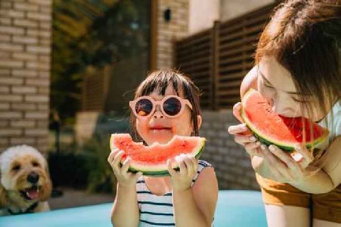 Shoppers will only buy the sweetest watermelons if they follow the 'two finger rule'