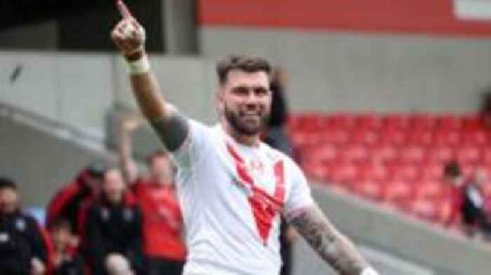 Feldt scores four tries as Saints thrash Salford