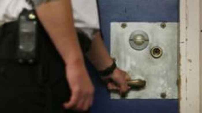 More than 150 violent offenders released early in Scotland