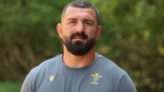 Flower links up with Wales ahead of World Cup