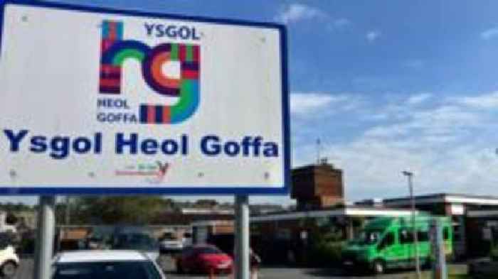 Ysgol newydd wedi'r cyfan i blant anghenion ychwanegol yn Sir Gâr