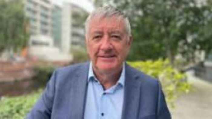 City commissioner 'hopeful' of leaving on schedule