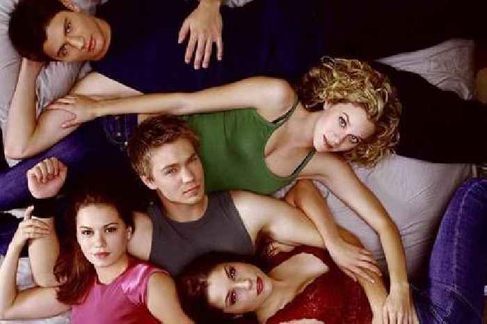 'Best series ever made' now streaming for free as fans say 'I'm addicted'