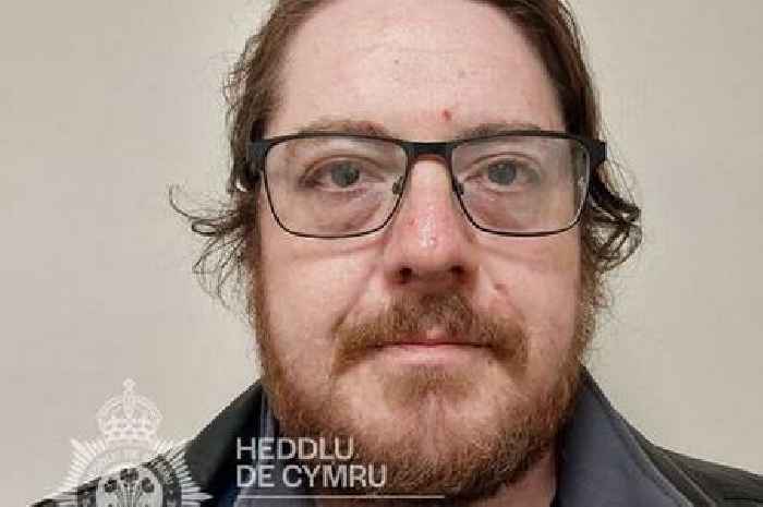 Man, 39, cupped teenage women's bottoms and whispered sexual comments in their ears