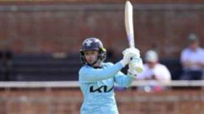 Surrey hold nerve to pip Hawks in Women's T20 Blast