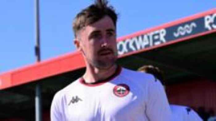 Truro City defender Dean extends contract