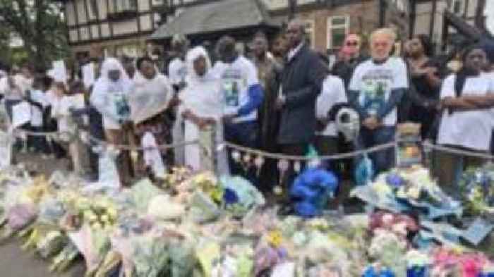 Grieving mum 'felt pain' of stab victim's parents