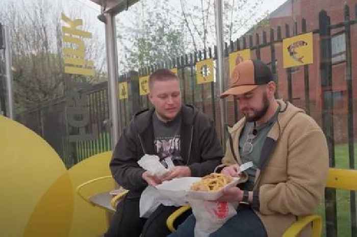 Youtuber gets kicked out of famous Glasgow takeaway while trying to crown city's 'worst dish'