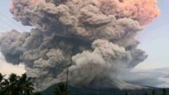 Indonesia issues highest alert as volcano erupts