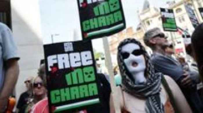 Protesters gather ahead of Kneecap rapper court appearance
