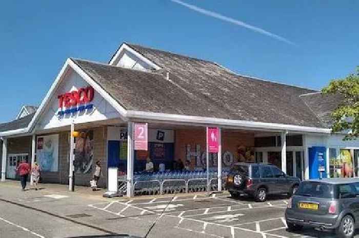 Police called as dog locked in hot car at Tesco