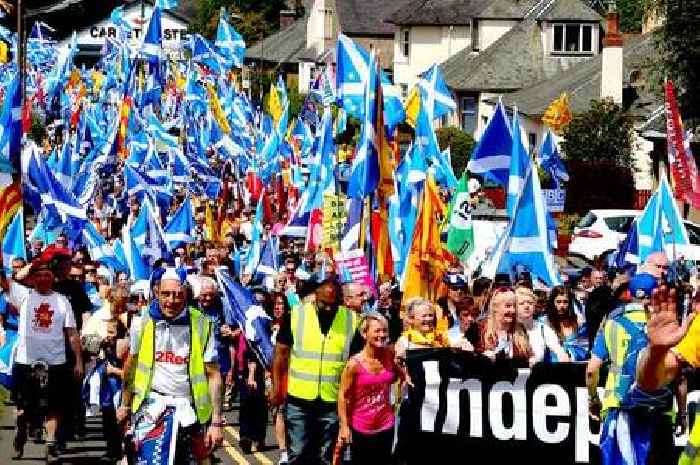 Scottish independence supporters urged to make Stirling march loud after pipe band withdrawal