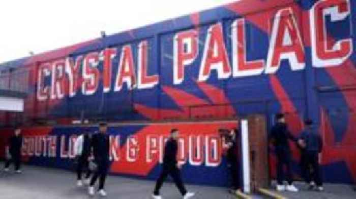 Textor advancing in talks over selling Palace shares
