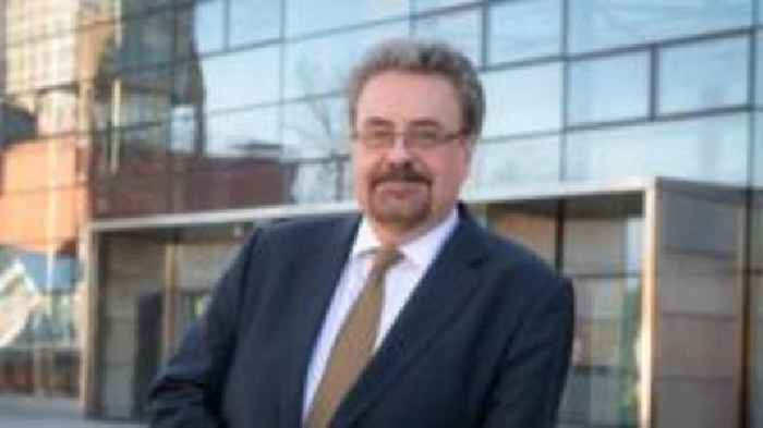 Damning report says university crisis 'self-inflicted'