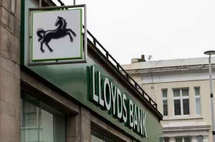 Certain Lloyds and Halifax customers set to notice bonus £299 in bank account