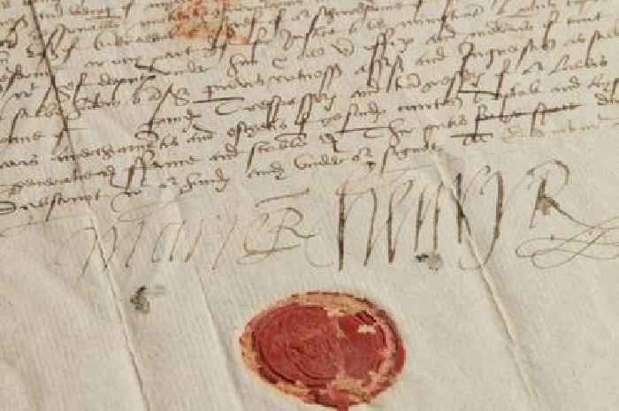 16th century letter signed by Mary Queen of Scots sells for £15,000 at auction