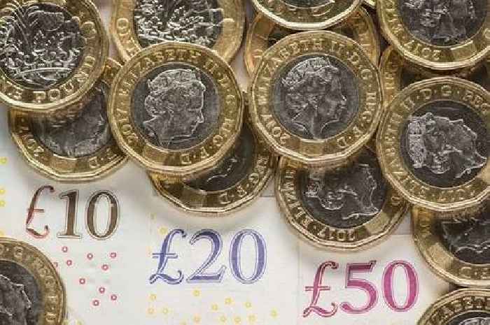 People on Universal Credit could be due cash bonus of up to £1,200