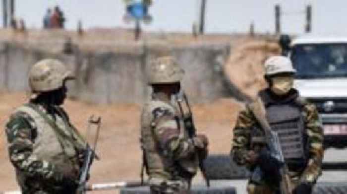 Jihadists on 200 motorbikes storm Niger army base