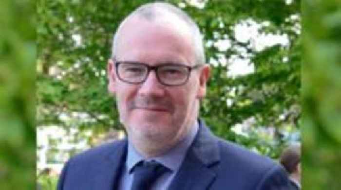 School defends teacher's £200k legal bill
