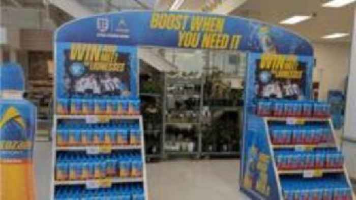 Tesco yn ymddiheuro am hyrwyddo tîm merched Lloegr yng Nghymru
