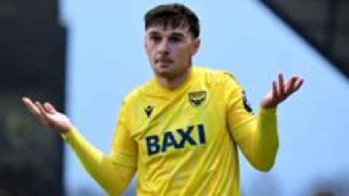 Wales striker Harris signs new Oxford contract