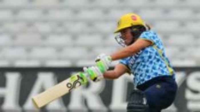 Bears inflict first loss on Blaze, Essex cruise to win