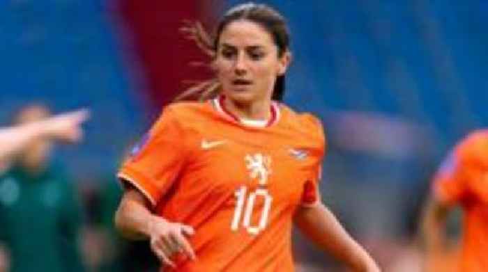London City sign Dutch international Van de Donk