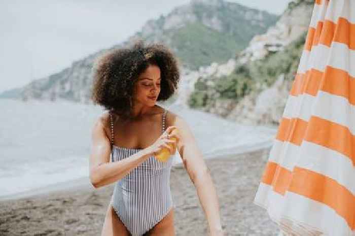 The sunscreen spray that smells amazing and keeps me sunburn-free in heatwaves is 25% off
