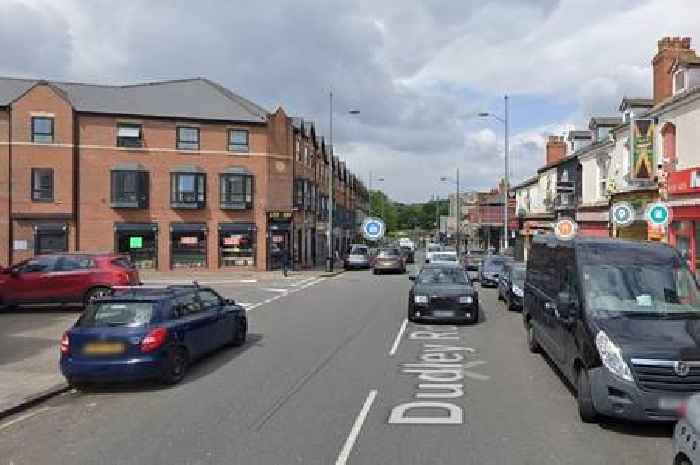 Main Birmingham road closed live – Dudley Road shut due to ‘police incident’