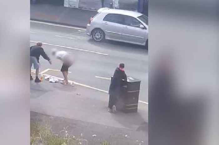 Stokies get an eyeful as dancing man MOONIES at passing cars