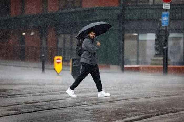 Met Office shock weather warning for Wales issued as heatwave hit with a bang