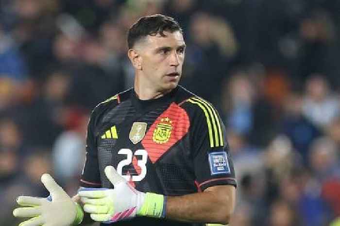 Man Utd transfer news: Emi Martinez 'desperate' for move as club torn over Andre Onana