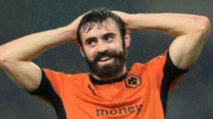 Brackley sign ex-Wolves midfielder Price