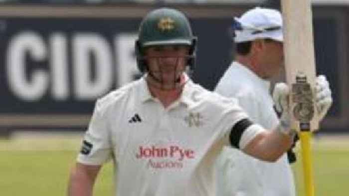 Leaders Notts post 487 against visitors Yorkshire