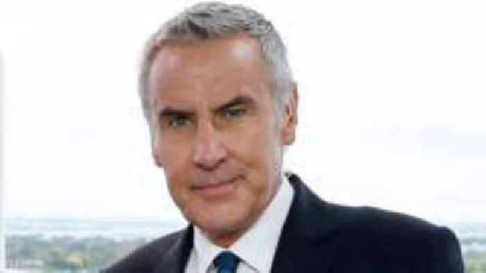 TV presenter Dermot Murnaghan reveals stage four cancer