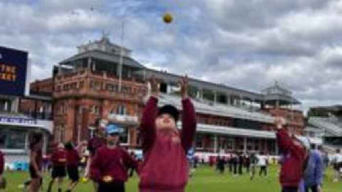 World record for mass cricket lesson set at Lord's