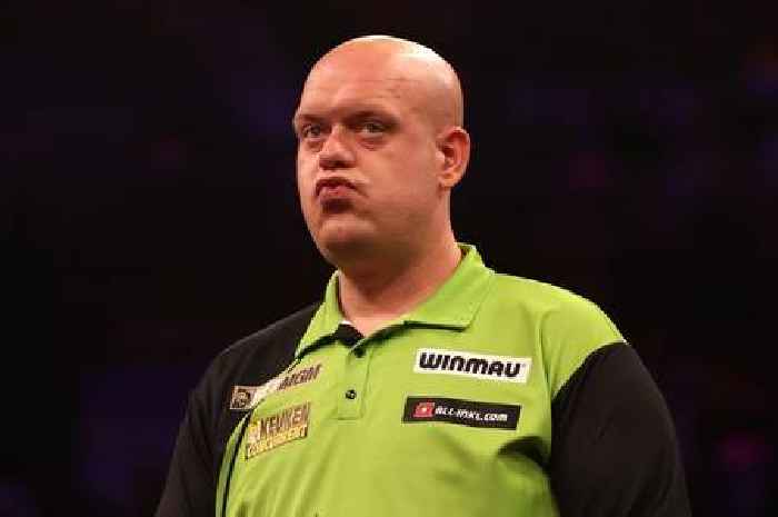 Michael van Gerwen delivers four-word message as Dutchman makes darts return