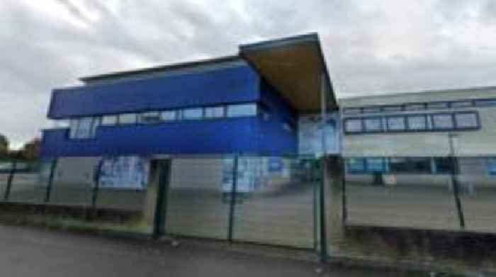 Enquiry after primary pupil takes knife into school