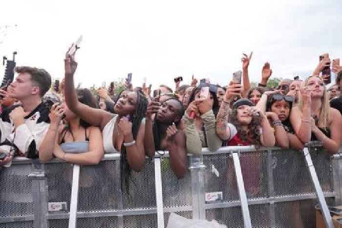 Thieves go Wireless: Pickpockets eye headliner British festivals