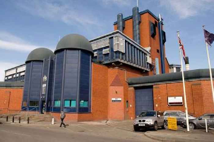 Murder-accused Birmingham prisoner says he put kettle over cellmate's neck after cigarette fight