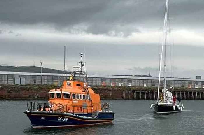 Ayrshire lifeboat crew rescues yacht with 'machinery failure'