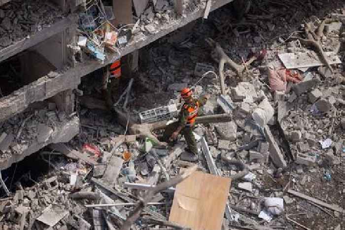 News24 | 3 killed in missile wave following Trump Iran-Israel ceasefire announcement