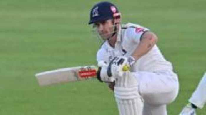 Hain & Latham steer Bears to draw with Somerset