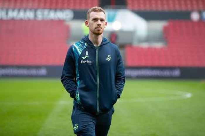 Hull City transfer update with Lewis O'Brien £5m truth and Louie Barry deal options