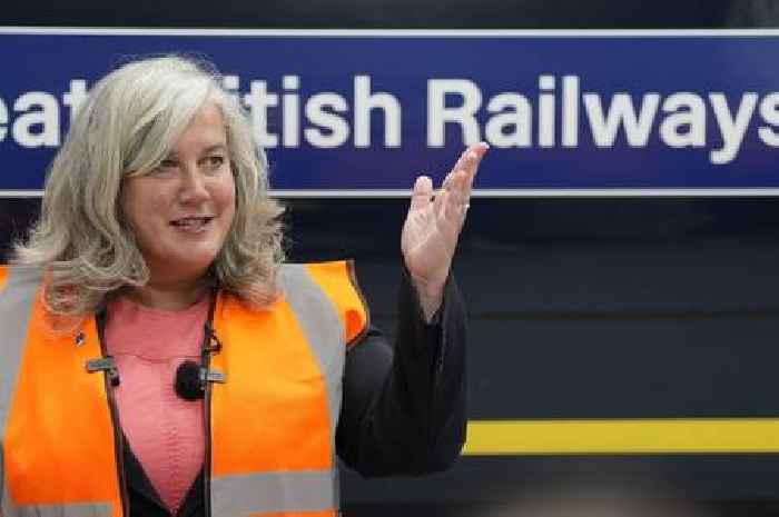 Mobile phone blackspots on trains to be a thing of the past after major announcement