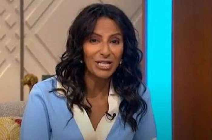 ITV Lorraine show paused by host as studio taken over with  surprise for co-star