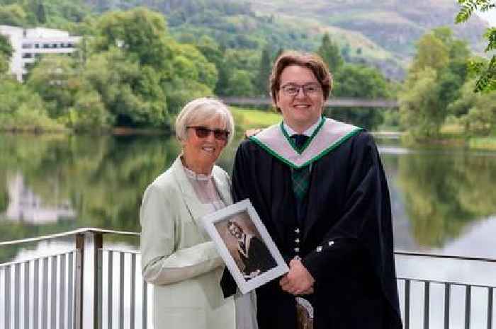 Touching tribute as graduate from Motherwell pays tribute to late grandpa by wearing his gown